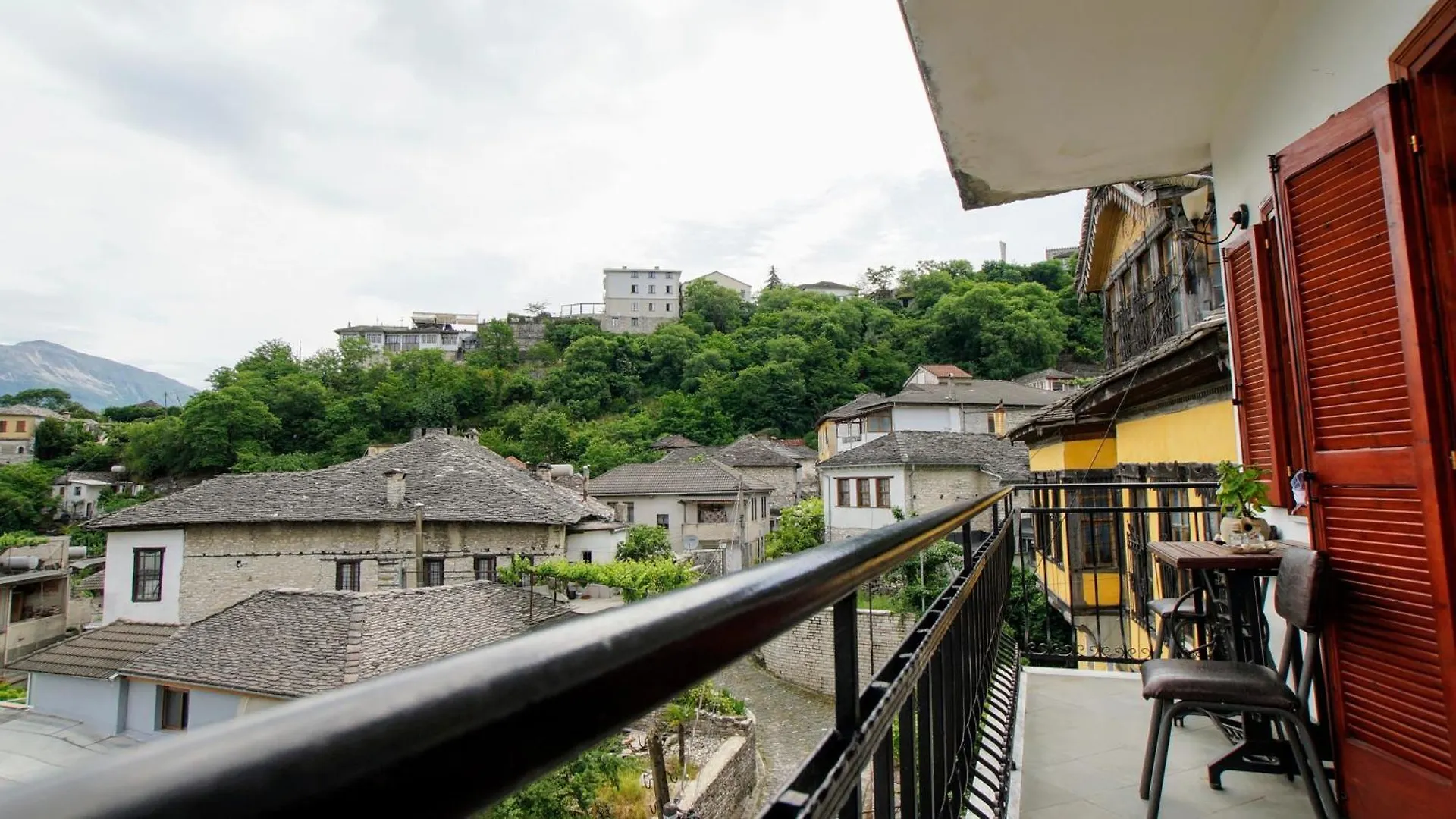 The Home Of Diplomacy Gjirokaster Apartment