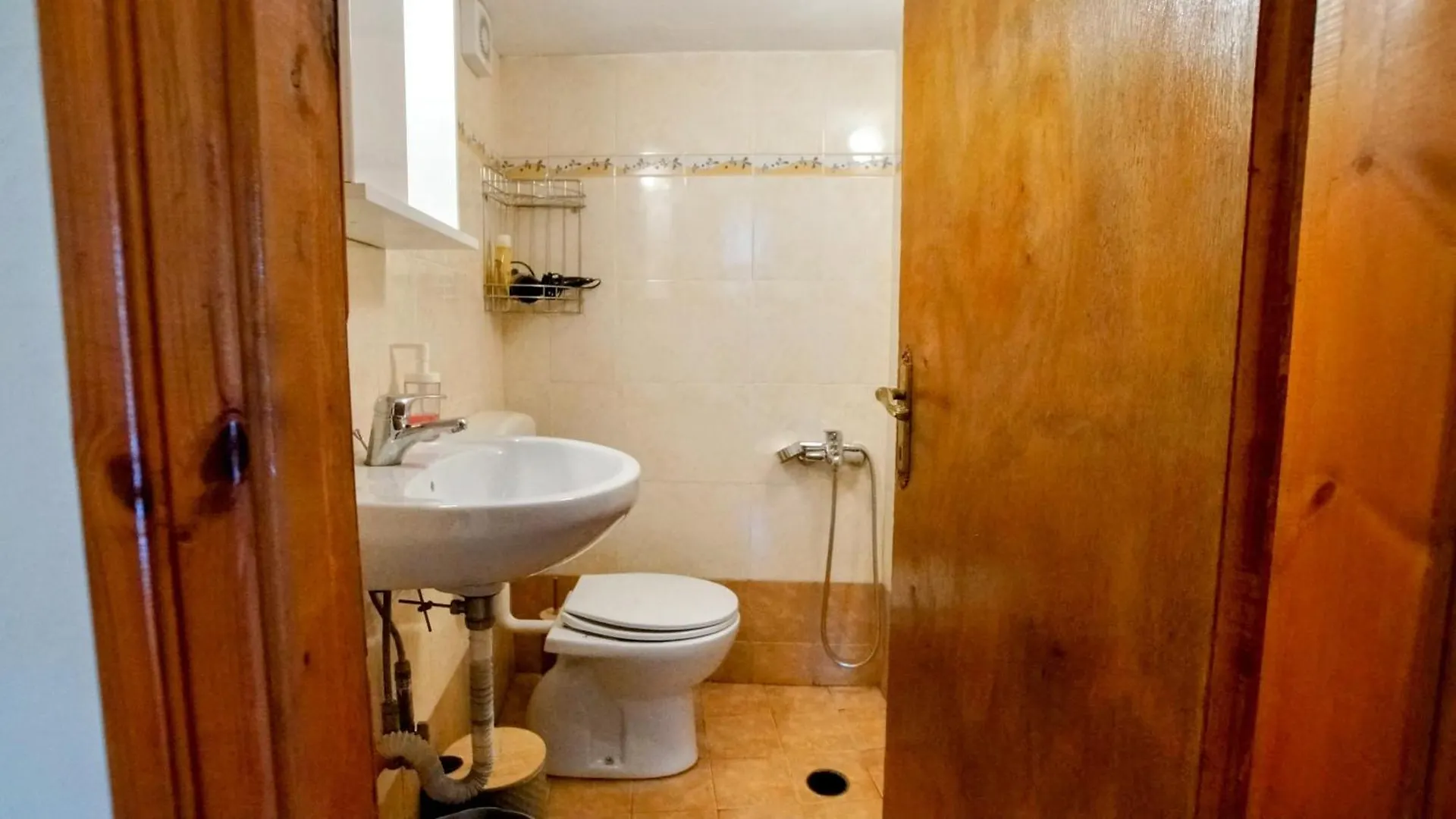 The Home Of Diplomacy Gjirokaster Apartment