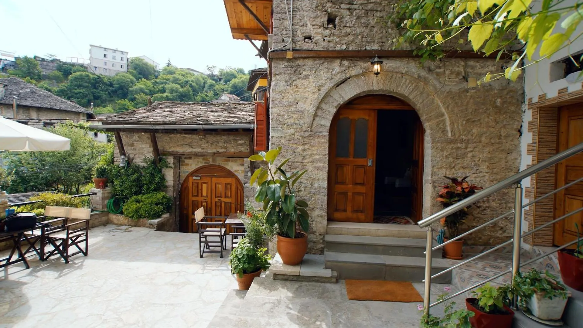 The Home Of Diplomacy Gjirokaster Apartment