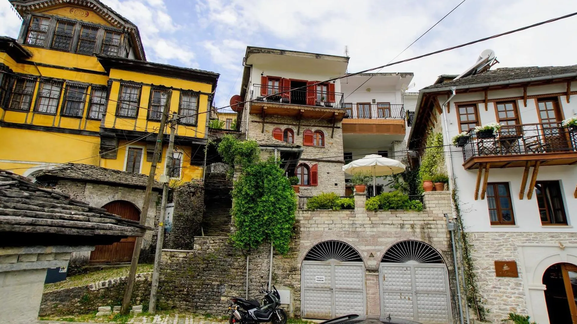 The Home Of Diplomacy Gjirokaster Apartment