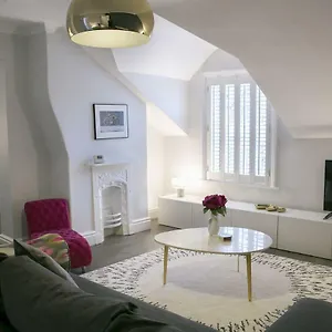 https://sanderson-suites.yorkshirehotels.net