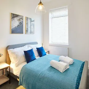 https://the-ruby-retreat-apartment.yorkshirehotels.net